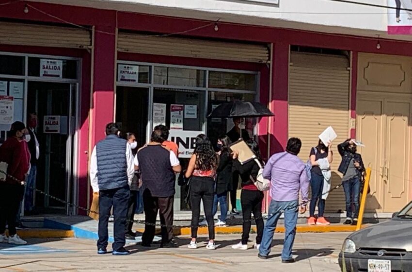  MÓDULOS DEL INE REPLETOS DE GENTE Y SIN MEDIDAS DE SANIDAD