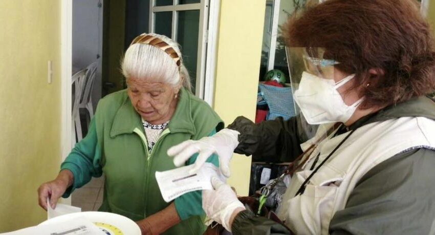  EN METEPEC EXCLUSIVA Y EFICAZ ENTREGA DE APOYOS DIRECTO A BENEFICIARIOS: GABY GAMBOA