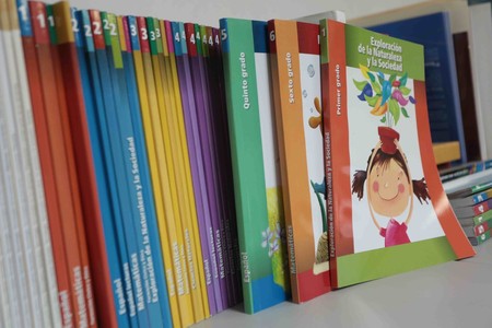  SIN PLANES NI PROGRAMAS DE ESTUDIO SE REDISEÑARÁN LOS NUEVOS LIBROS DE TEXTO