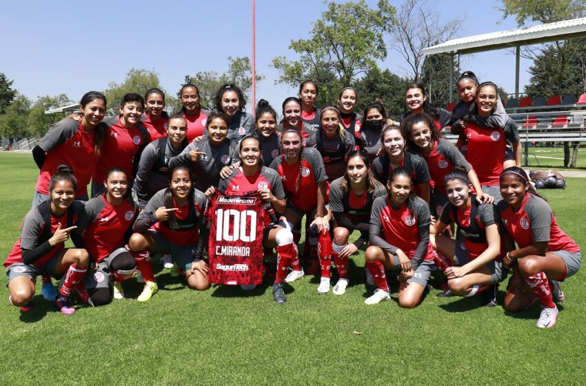  CONMEMORAN LOS 100 JUEGOS DE LA DELANTERA CAROLINA MIRANDA COMO DIABLA
