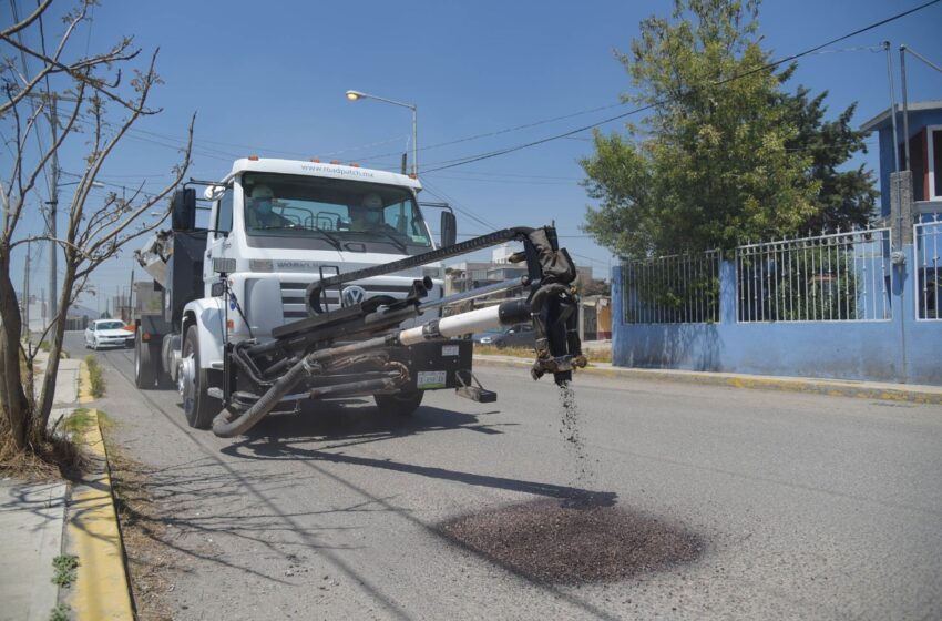  EN EL BACHEO DE VIALIDADES DEL VALLE DE TOLUCA ENTRA AL QUITE EL GOBIERNO ESTATAL