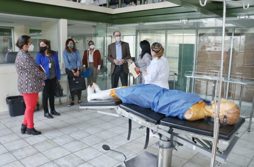  RECONOCE CARLOS EDUARDO BARRERA DÍAZ LABOR DE PERSONAL DE ENFERMERÍA DURANTE PANDEMIA POR COVID-19