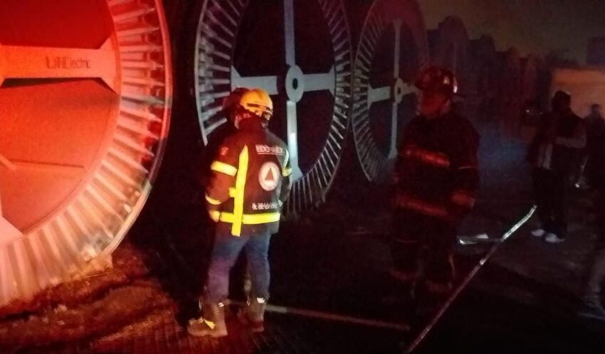  CONTROLAN INCENDIO EN ALMACÉN DE FIBRA ÓPTICA EN TEZOYUCA
