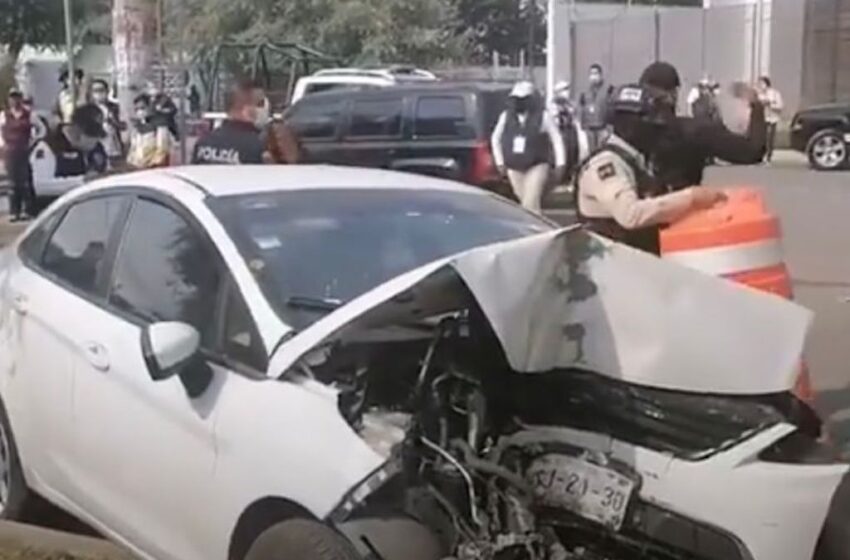  TRATO PREPOTENTE E INTIMIDATORIO DE SERVIDORES PÚBLICOS DE METEPEC A PERIODISTA QUE CUBRÍA ACCIDENTE VIAL