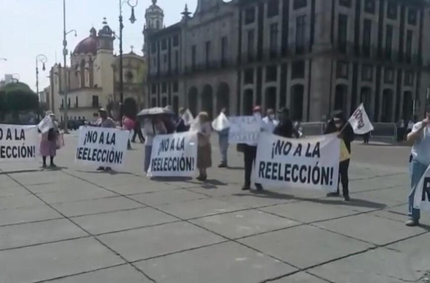  MORENISTAS SE MANIFIESTAN CONTRA REELECCIÓN DE JUAN RODOLFO