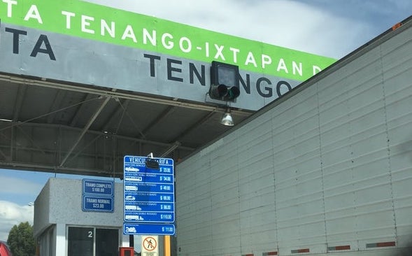 INCOMUNICADOS MUNICIPIOS DEL SUR DEL EDOMEX POR BLOQUEO DE TAXISTAS