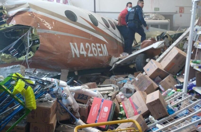  AVIONETA SE IMPACTA CONTRA BODEGA AURRERÁ EN MORELOS