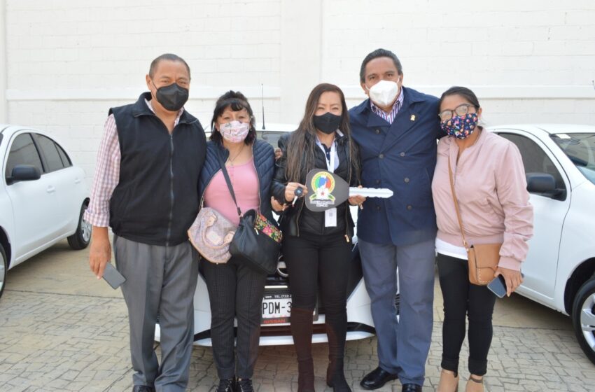  MAESTRAS AGREMIADAS AL SMSEM RECIBEN AUTOS NUEVOS DE SU DIRIGENCIA