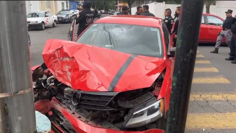  PERSECUSIÓN A DELINCUENTES TERMINA EN APARATOSO CHOQUE