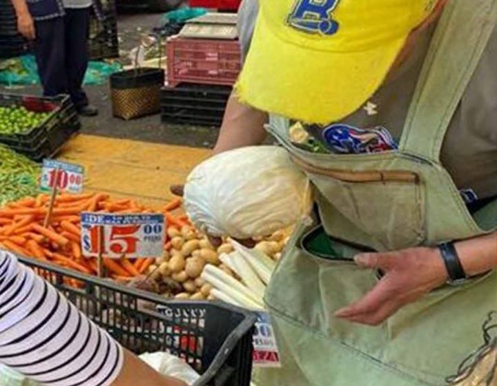  DONAN COMERCIANTES MÁS DE DOS TONELADAS DE ALIMENTOS A GRUPOS VULNERABLES