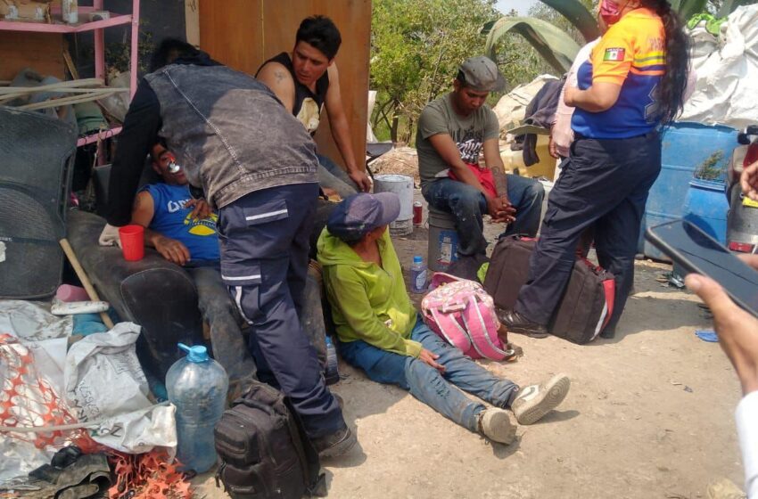  RESCATAN A TRES PERSONAS ATRAPADAS EN TIRADERO DE BASURA DE NAUCALPAN