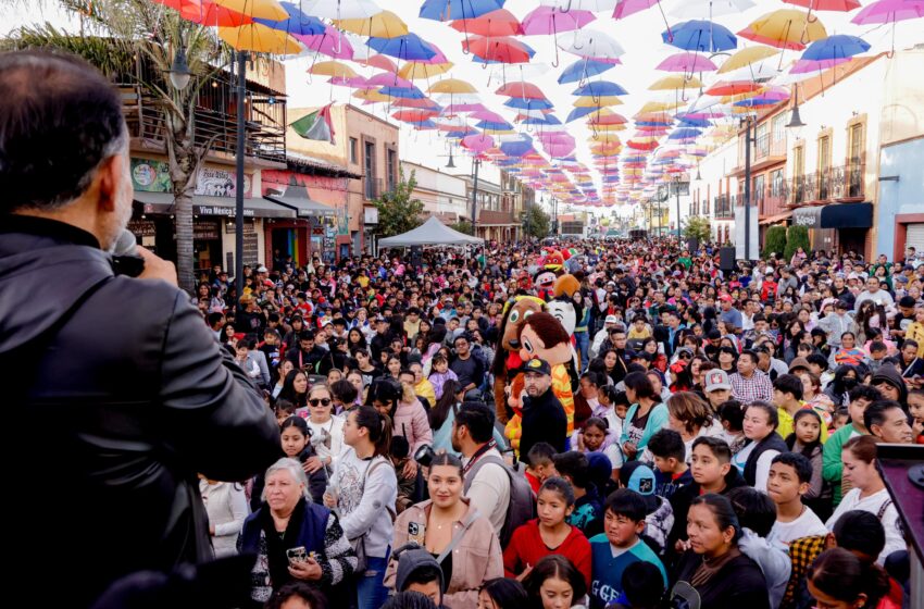  LOS REYES MAGOS CELEBRARON A LO GRANDE A LA NIÑEZ DE METEPEC