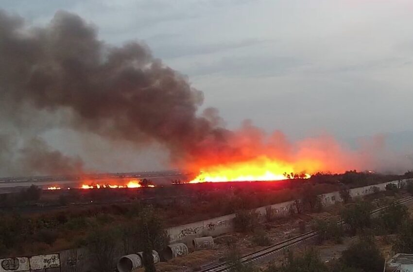  CONTROLAN INCENDIO DE PASTIZAL EN NEZAHUALCÓYOTL