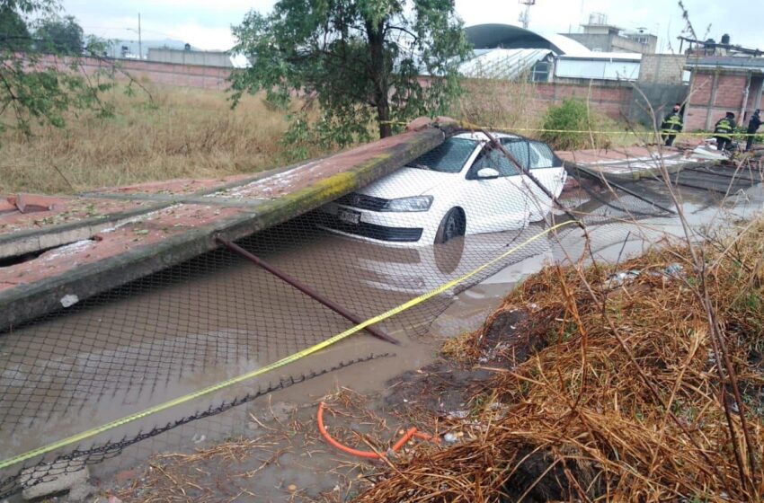  MUEREN DOS PERSONAS AL CAER BARDA SOBRE SU VEHÍCULO