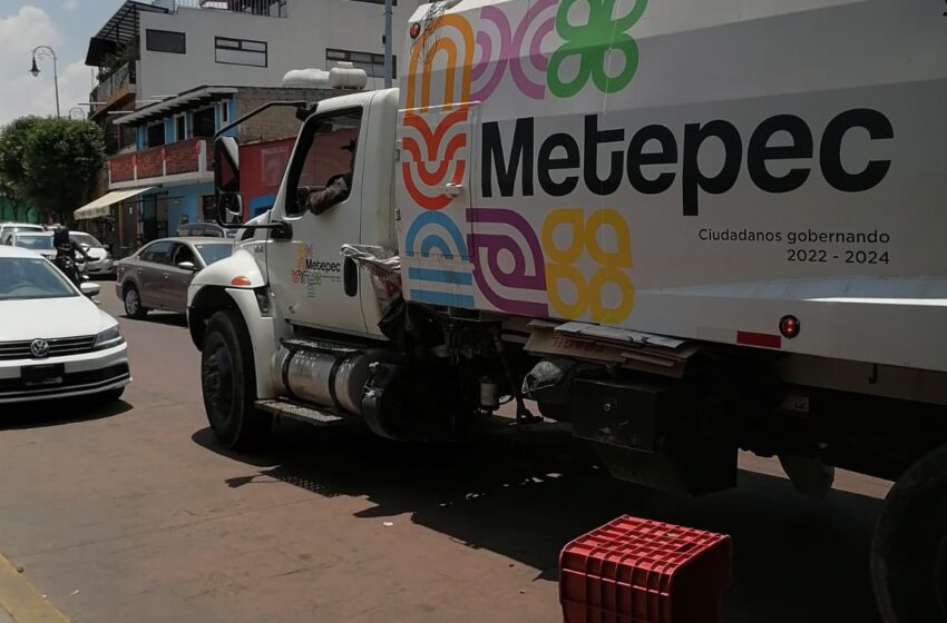 RETIRAN 50 TONELADAS DE PROPAGANDA POLÍTICA EN METEPEC