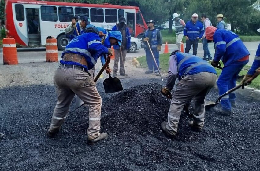  EN METEPEC INTENSIFICAN ESFUERZOS PARA TAPAR LOS BACHES