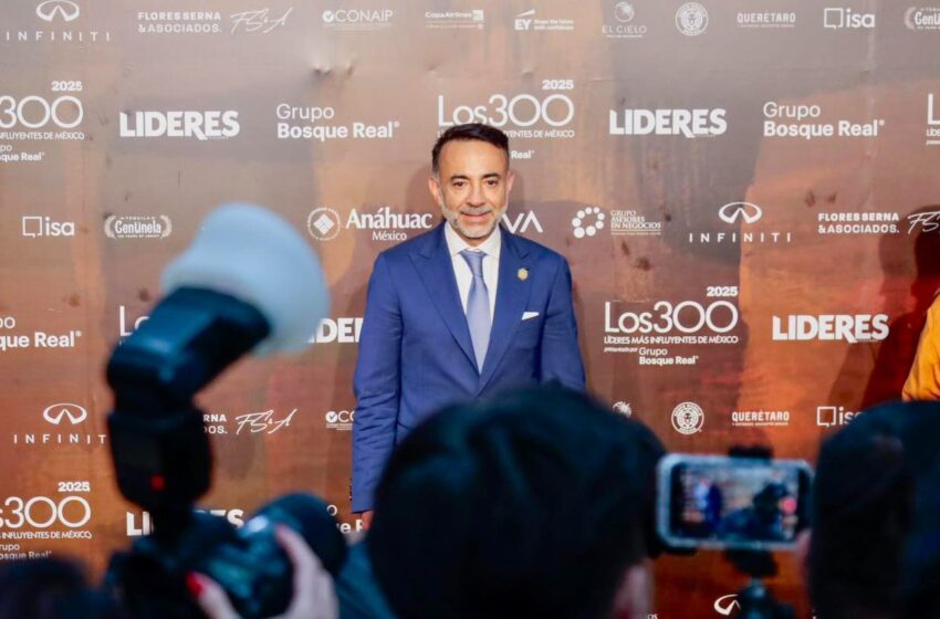  RECIBIÓ FERNANDO FLORES FERNÁNDEZ RECONOCIMIENTO NACIONAL POR SU LIDERAZGO E IMPACTO SOCIAL