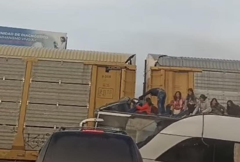  IMPRUDENCIA DE CHOFER QUE QUISO GANARLE AL TREN COBRA LA VIDA DE DIEZ PERSONAS Y DEJA MÁS DE 45 LESIONADOS