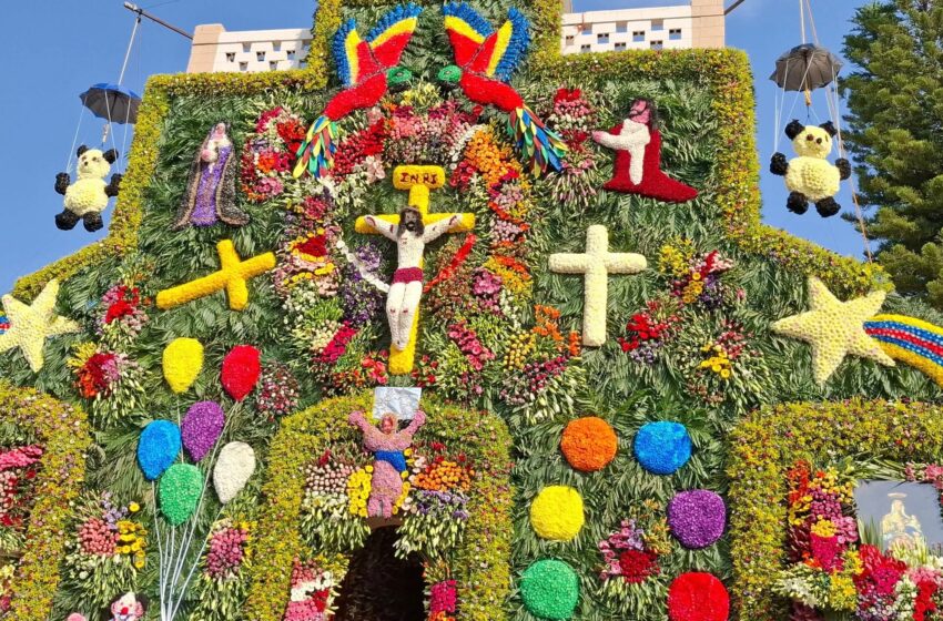  MÁS DE UN MILLÓN DE FLORES PARA CELEBRAR AL SEÑOR DE LA MISERICORDIA EN SANTA ANA IXTLAHUATZINGO