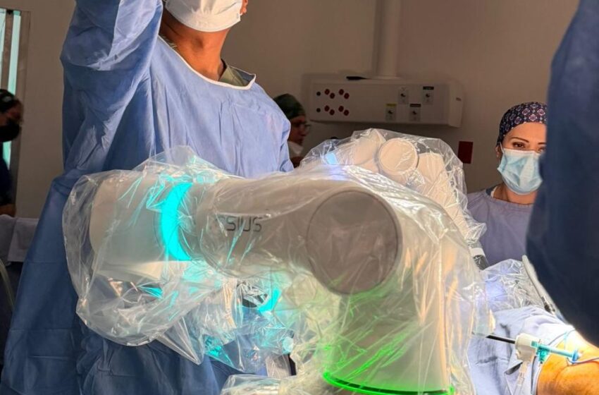  Robot salva vida en Toluca, realizan histórica cirugía de tórax en hospital público