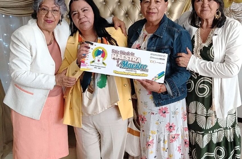  SMSEM reúne a docentes jubilados en festejos por el Día de la Maestra y el Maestro