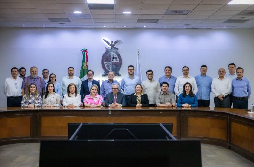  ROCHA MOYA RETOMA EL GOBIERNO DE SINALOA