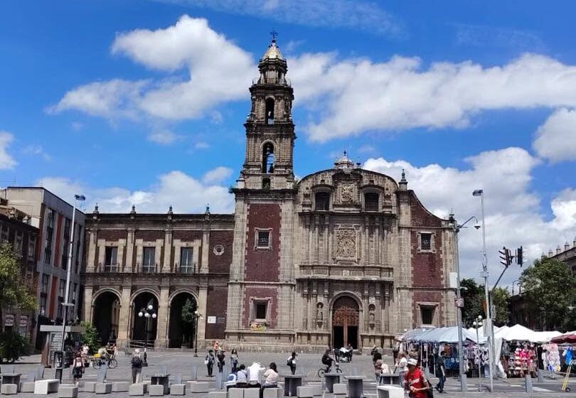  IGLESIA DE SANTO DOMINGO ÚLTIMO TESTIMONIO DEL MONASTERIO DOMINICO  MÁS IMPORTANTE DE LA CIUDAD DE MÉXICO