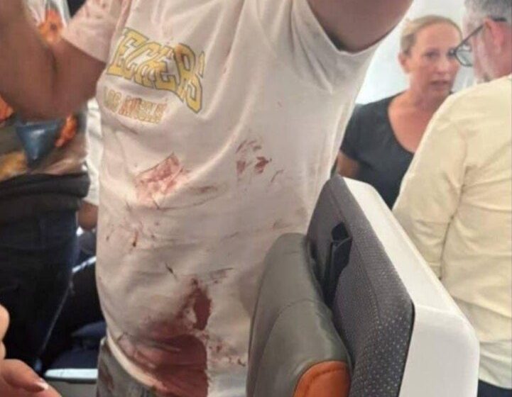  Apuñalan a piloto en pleno vuelo: avión con 174 pasajeros aterriza de emergencia en Arabia Saudita