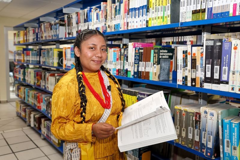  JOVEN MAZAHUA DE LA UAEMÉX DEFIENDE SUS RAÍCES Y LAS LLEVA HACIA EL FUTURO