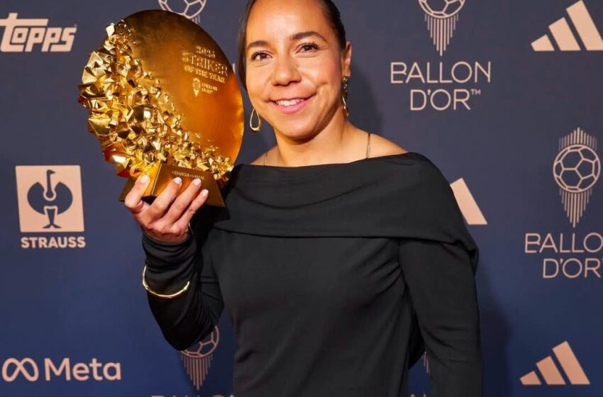  ¡CHARLYN CORRAL HACE HISTORIA! GANA EL BALÓN DE ORO COMO MEJOR DELANTERA DEL AÑO